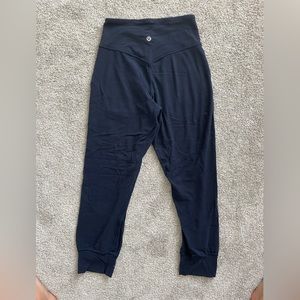 Lululemon Cropped Align Jogger- size 2